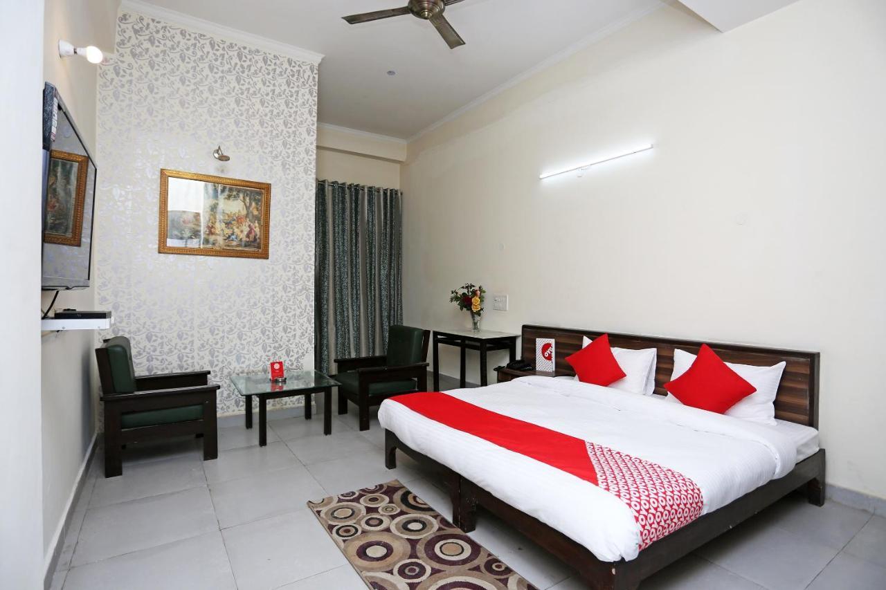 Oyo 14100 Hotel D Meridien Gurgaon Exterior photo