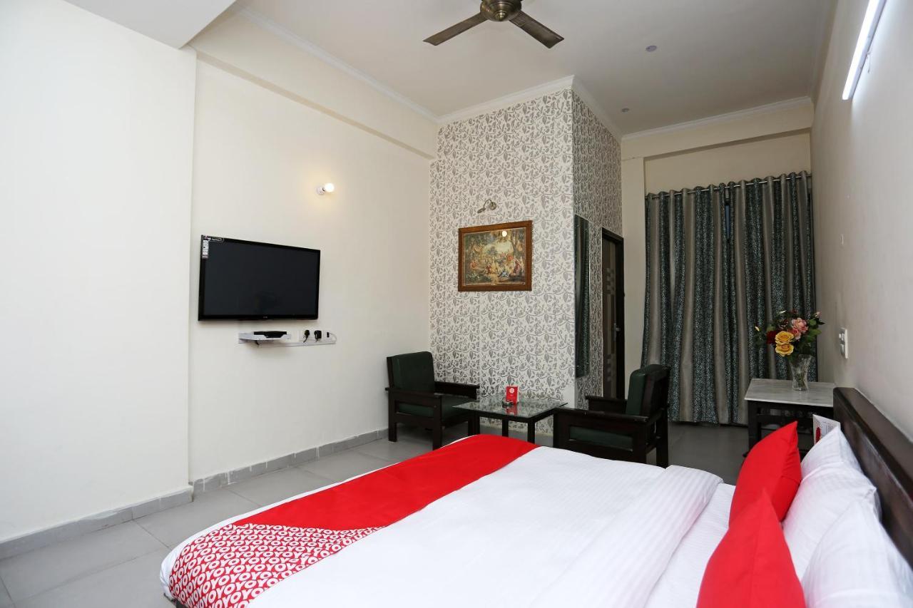 Oyo 14100 Hotel D Meridien Gurgaon Exterior photo